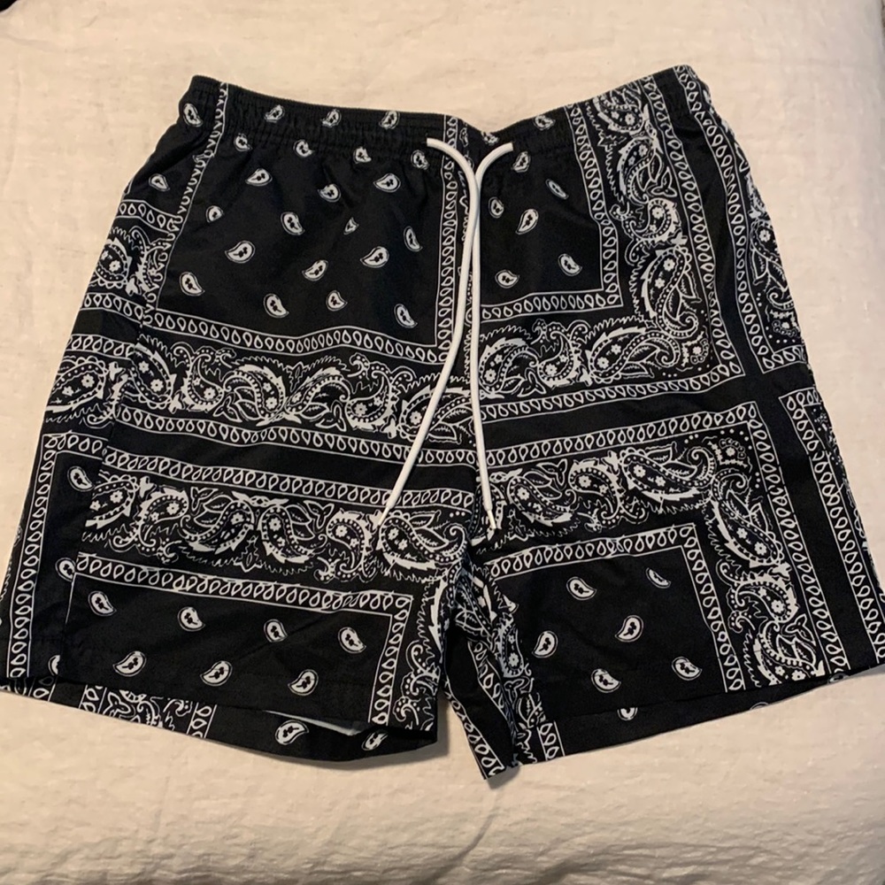 Men’s shorts. Black and white. Shein size S.